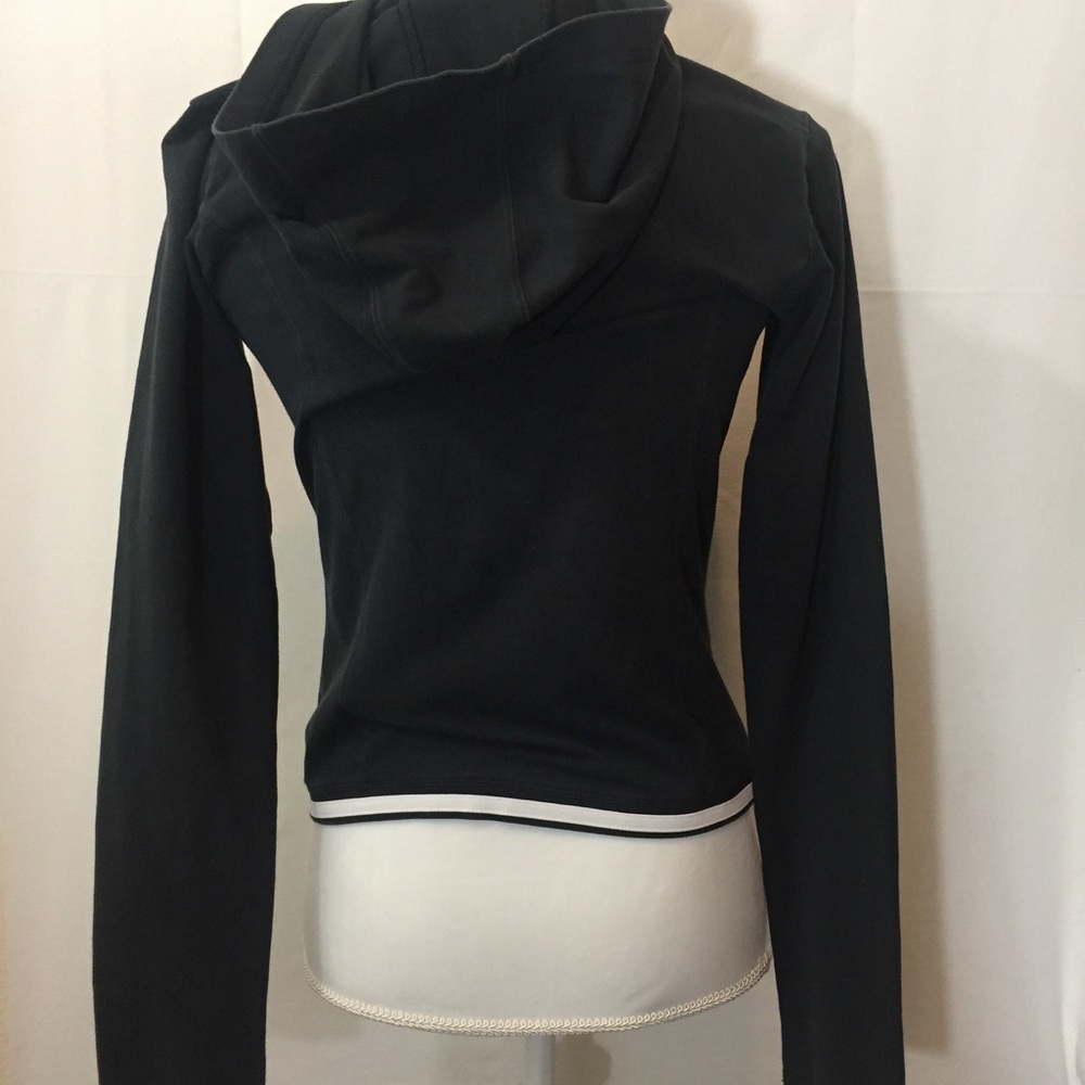 Nike zip up jacket🖤 - Picture 3 of 5